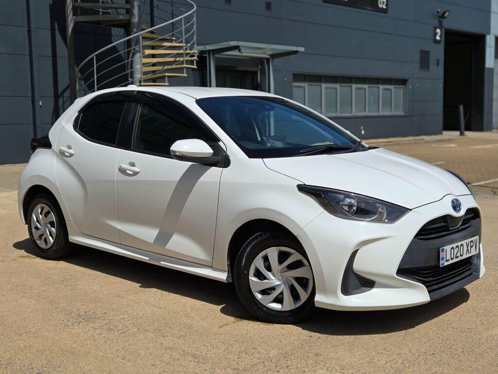 Toyota Yaris 1.5 Hybrid Icon Cvt Black #51