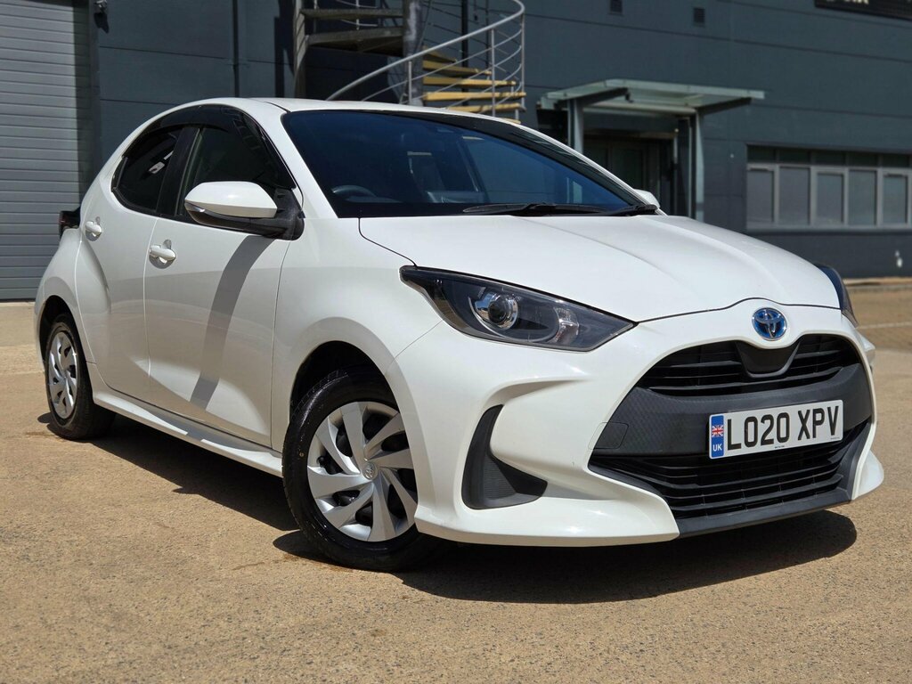 Toyota Yaris 1.5 Hybrid Icon Cvt Black #12