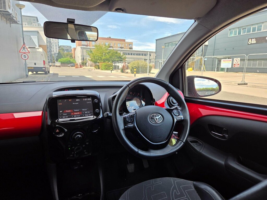 Toyota Aygo 1.0 Vvt-i X-play 3-Dr Blue #21
