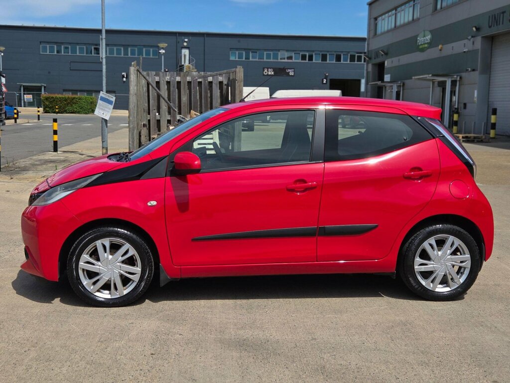 Toyota Aygo 1.0 Vvt-i X-play 3-Dr Blue #17