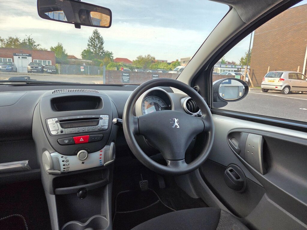 Peugeot 107 1.0 12V Millesim Euro 4 White #18