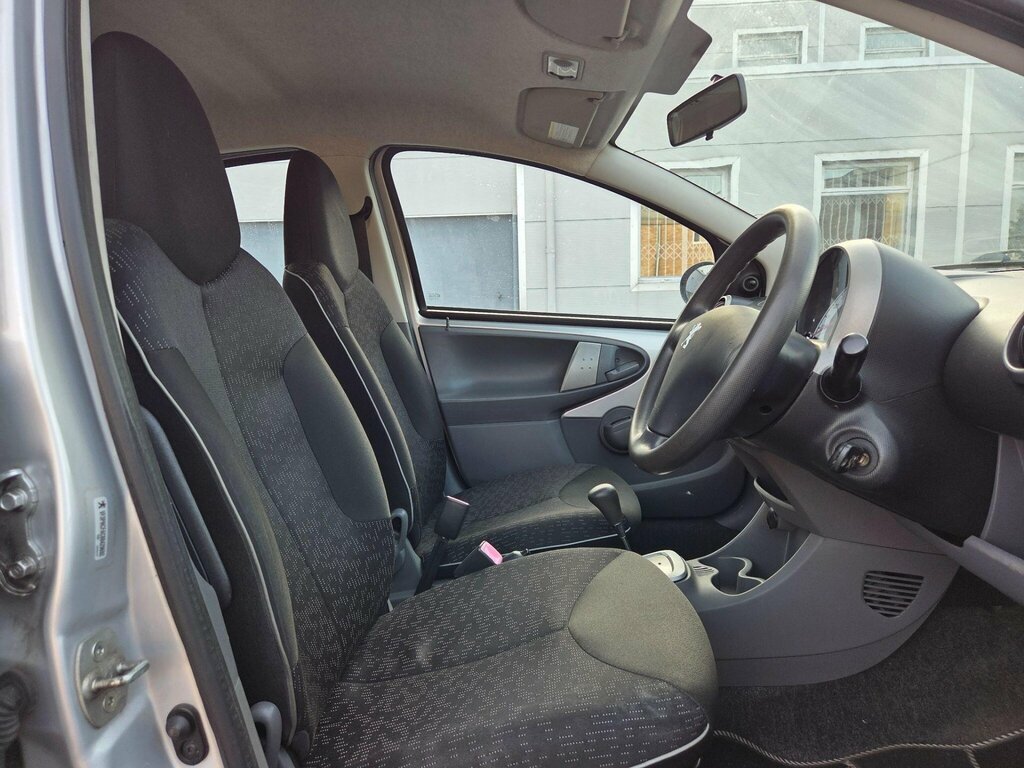 Peugeot 107 1.0 12V Millesim Euro 4 White #17