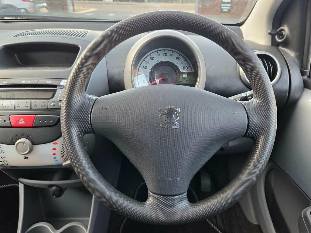 Peugeot 107 1.0 12V Millesim Euro 4 White #26