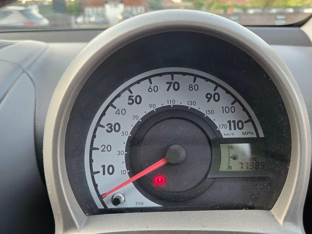 Peugeot 107 1.0 12V Millesim Euro 4 White #27