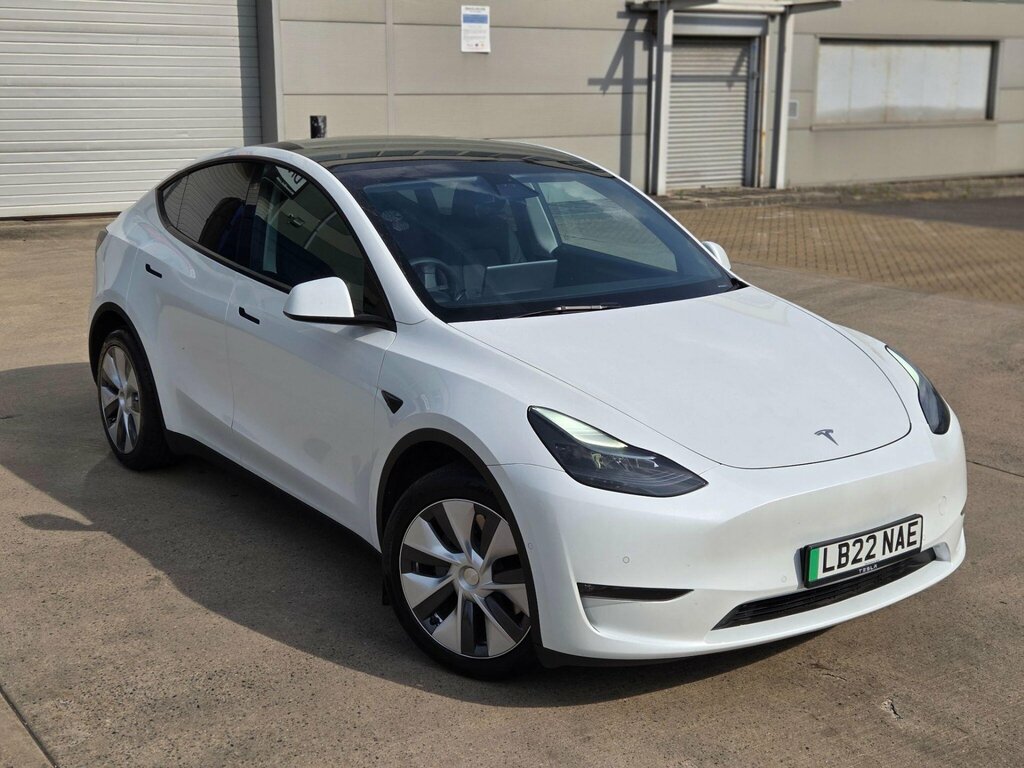 Tesla Model Y Dual Motor Long Range 4Wde White