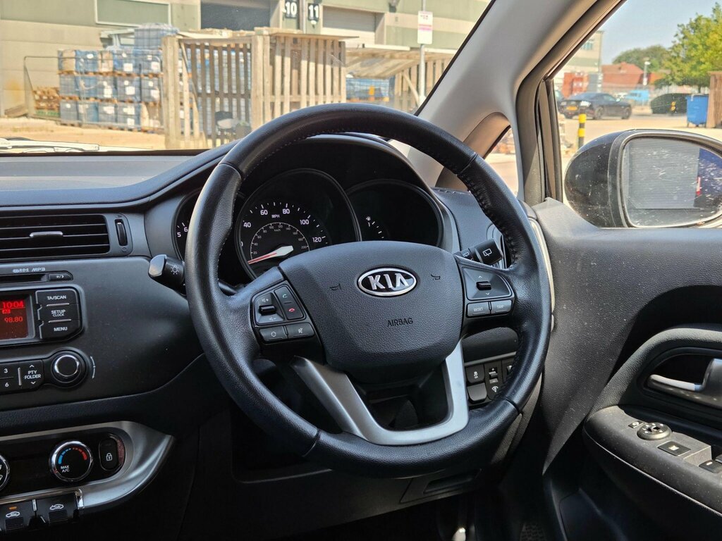 Kia RIO 1.4 1 White #31