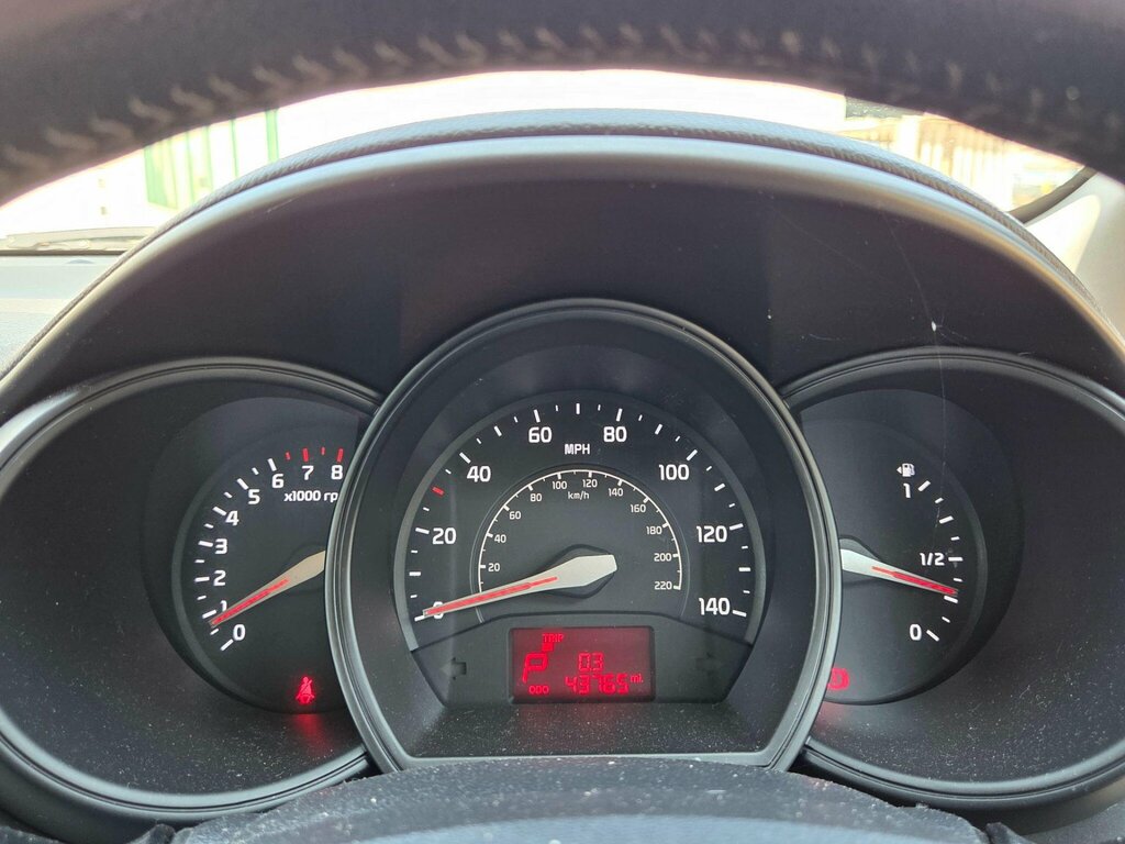 Kia RIO 1.4 1 White #30