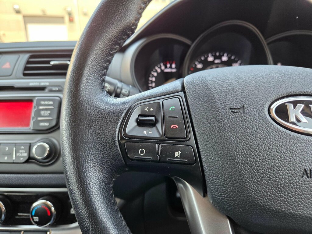 Kia RIO 1.4 1 White #36
