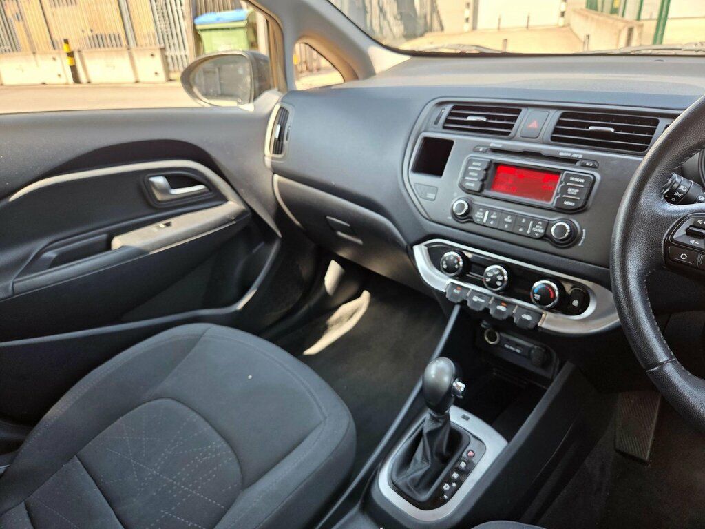 Kia RIO 1.4 1 White #39