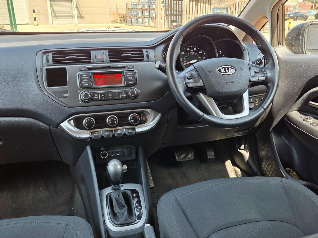 Kia RIO 1.4 1 White #32