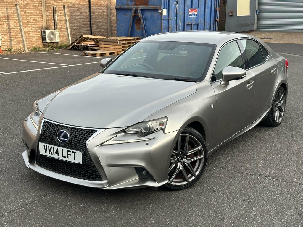 Lexus IS White #10