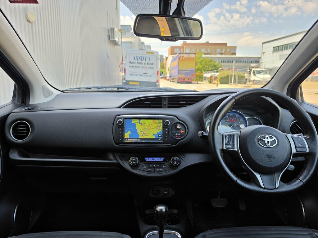 Toyota Yaris 1.5 Vvt-h Excel E-cvt Euro 6 15In Alloy Blue #4