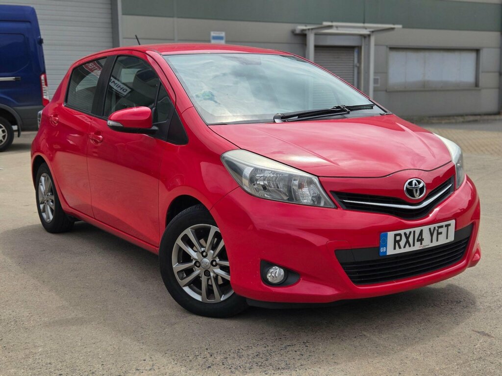 Toyota Yaris 1.33 Dual Vvt-i Icon Plus Multidrive S Euro 5 Red