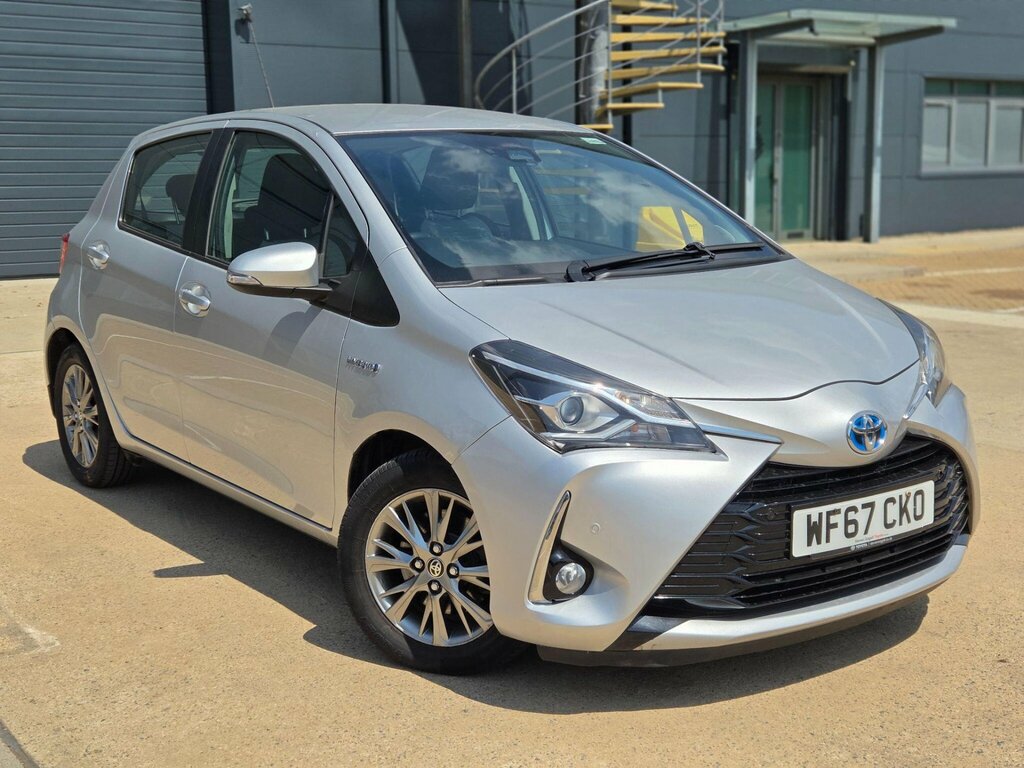 Toyota Yaris 1.5 Vvt-h Icon Tech E-cvt Euro 6 Ss Silver