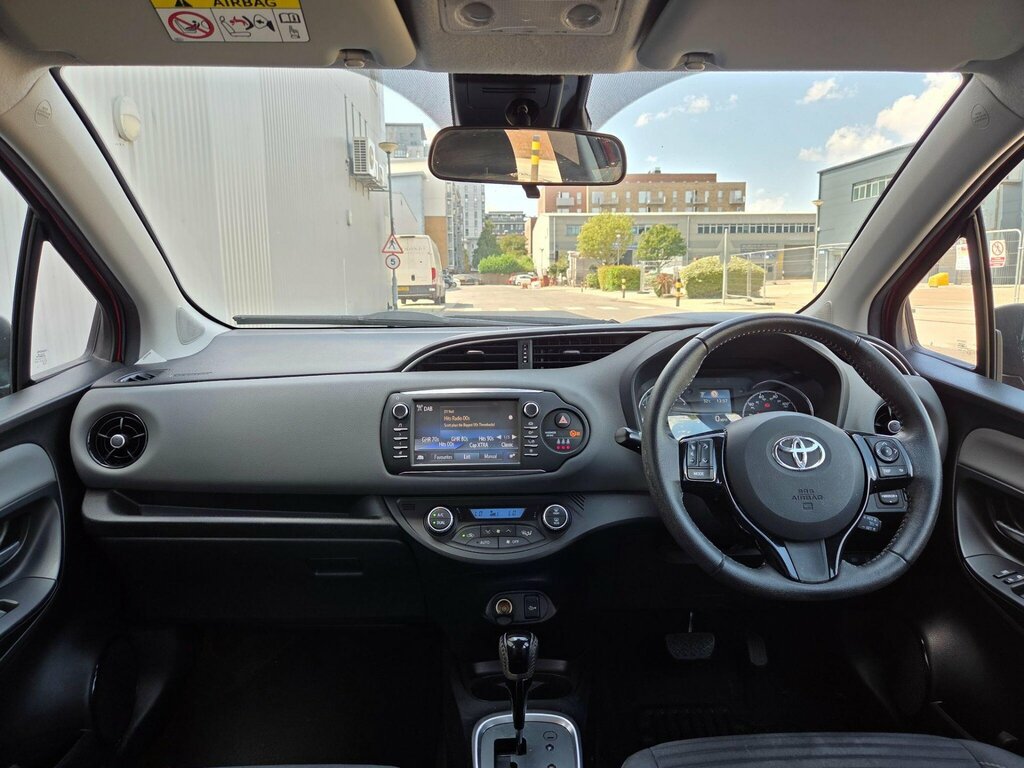 Toyota Yaris 1.5 Vvt-h Icon E-cvt Euro 6 Ss Red #4