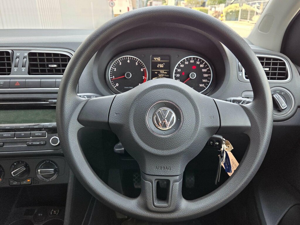 Volkswagen Polo E Silver #30