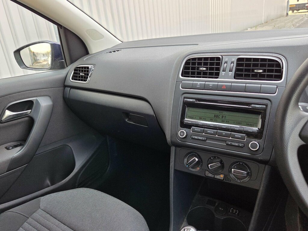 Volkswagen Polo E Silver #37