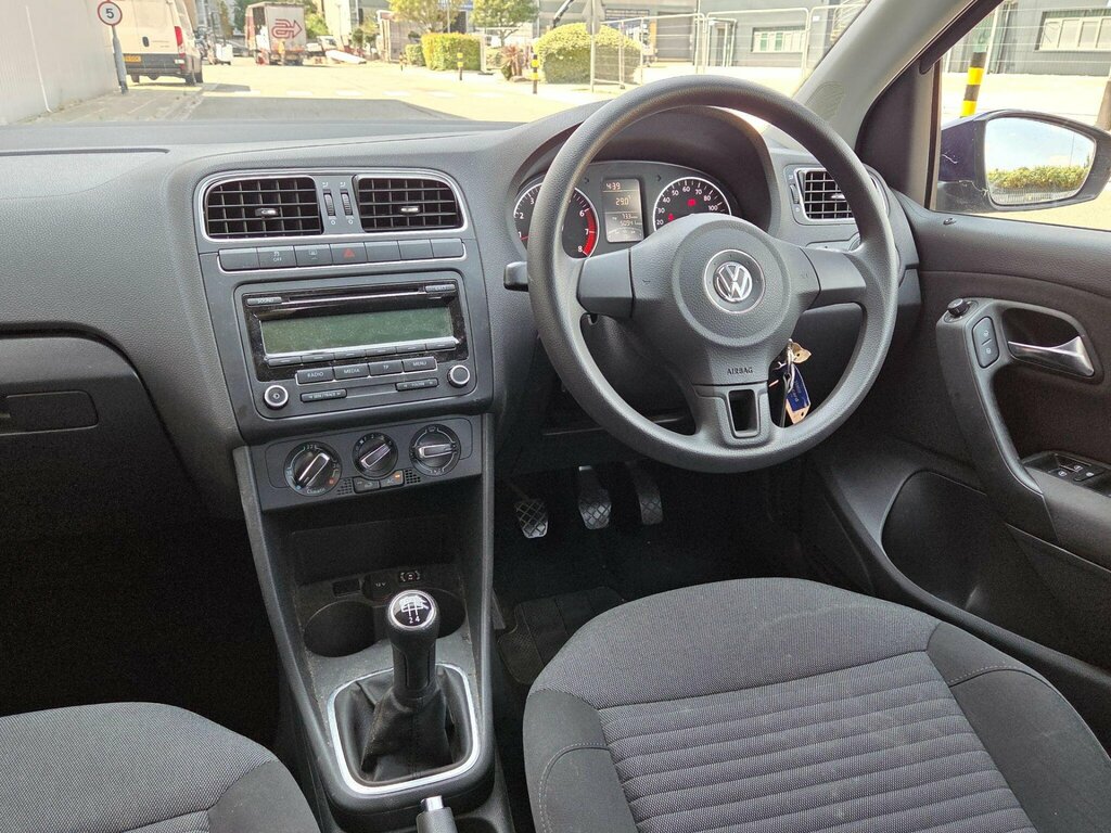 Volkswagen Polo E Silver #32