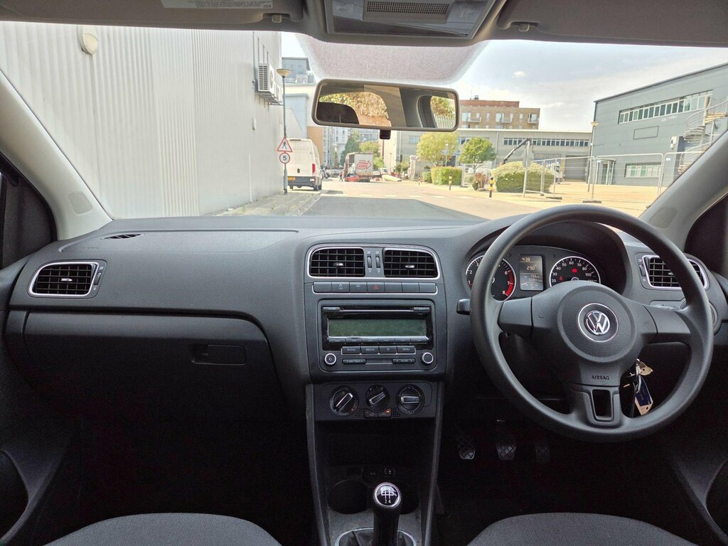 Volkswagen Polo E Silver #4