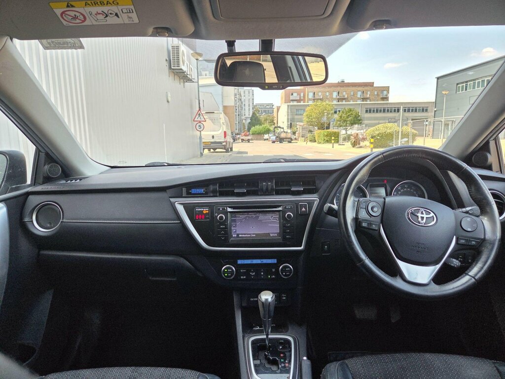 Toyota Auris 1.6 V-matic Excel Multidrive S Euro 5 Silver #4