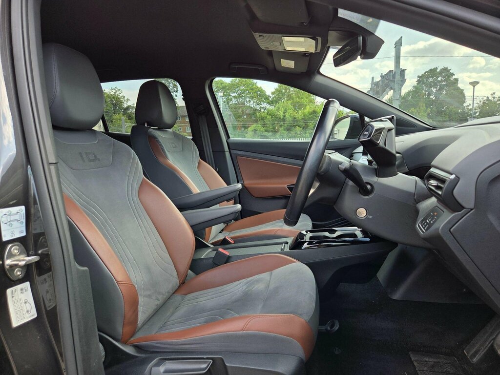 Volkswagen ID.4 1St Edition Grey #18
