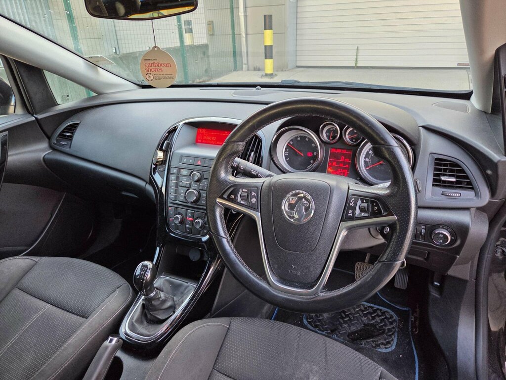 Vauxhall Astra 1.4 Limited Edition White #20