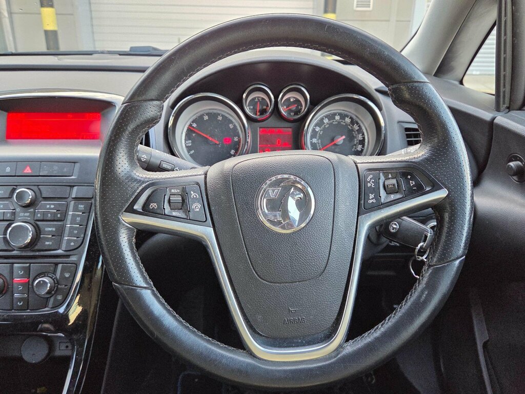 Vauxhall Astra 1.4 Limited Edition White #24