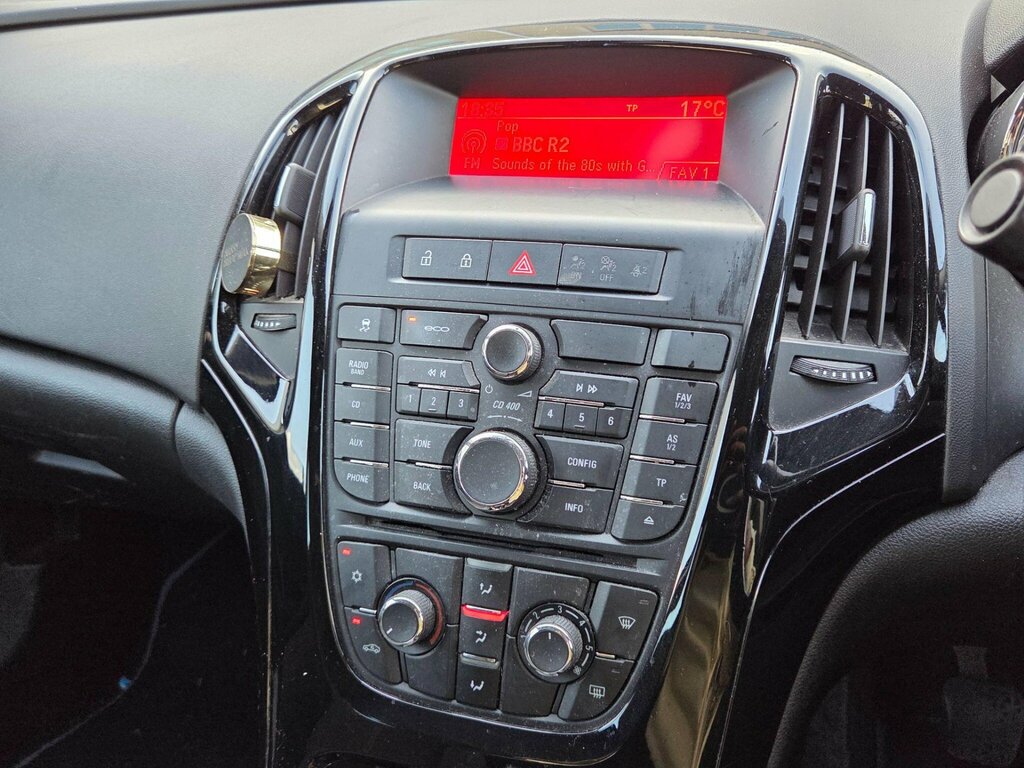 Vauxhall Astra 1.4 Limited Edition White #36