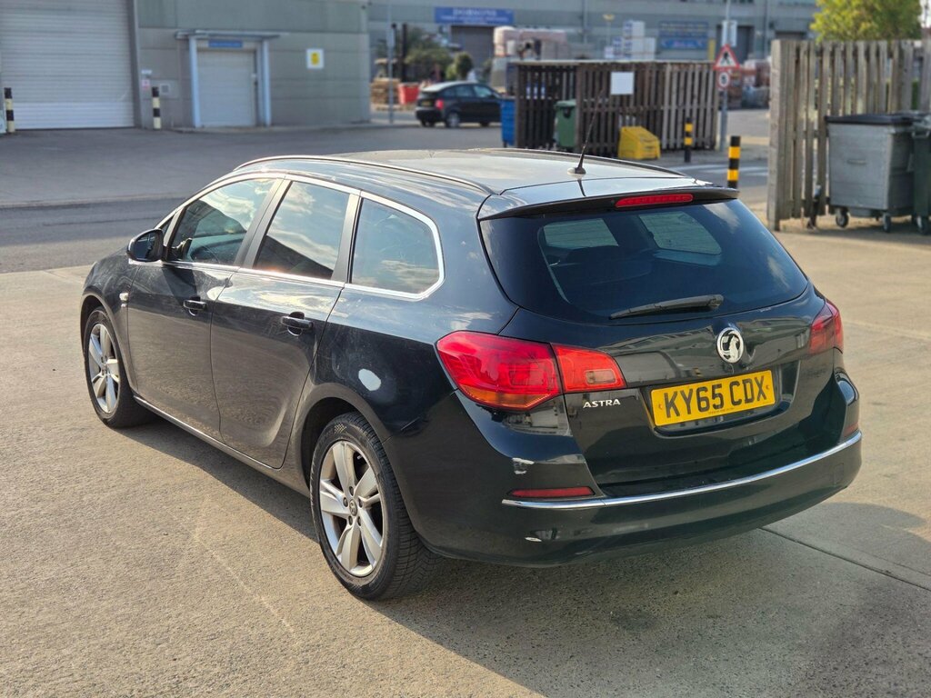 Vauxhall Astra 1.4 Limited Edition White #16
