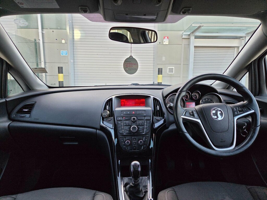 Vauxhall Astra 1.6 Cdti Ecoflex Sri Sports Tourer Euro 6 Ss Black #4