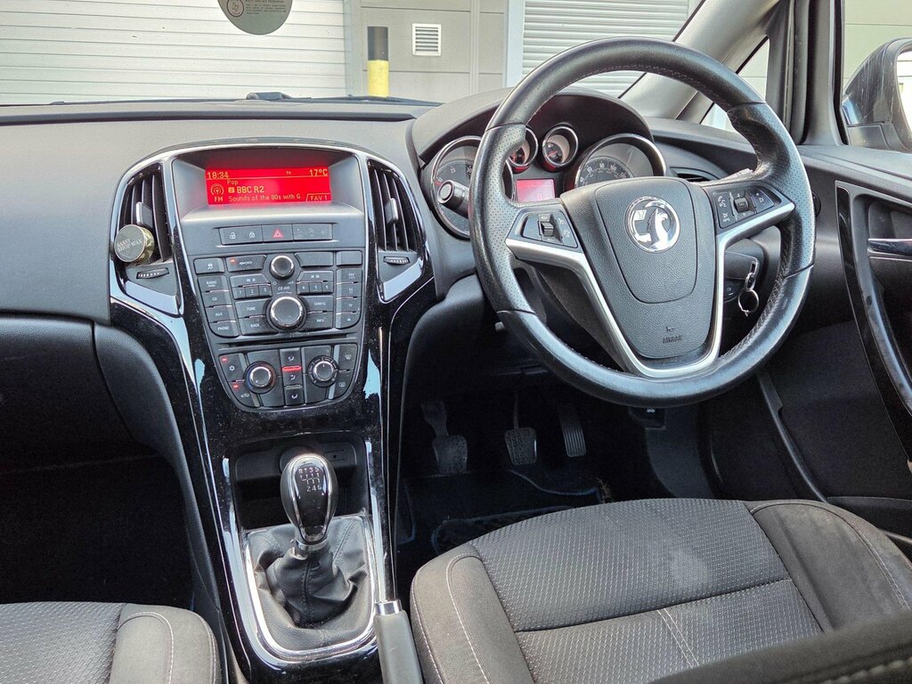 Vauxhall Astra 1.4 Limited Edition White #33