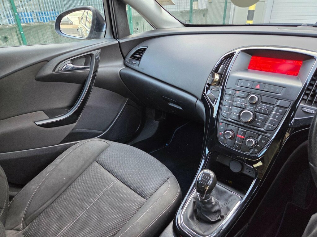 Vauxhall Astra 1.4 Limited Edition White #40