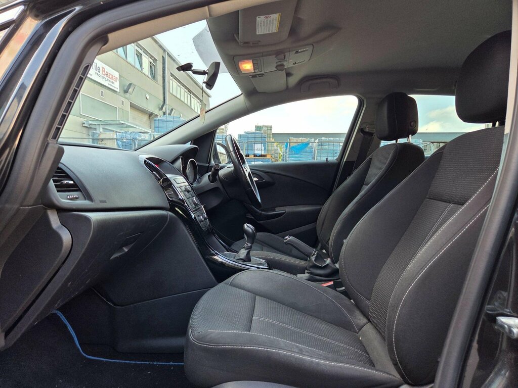 Vauxhall Astra 1.4 Limited Edition White #26