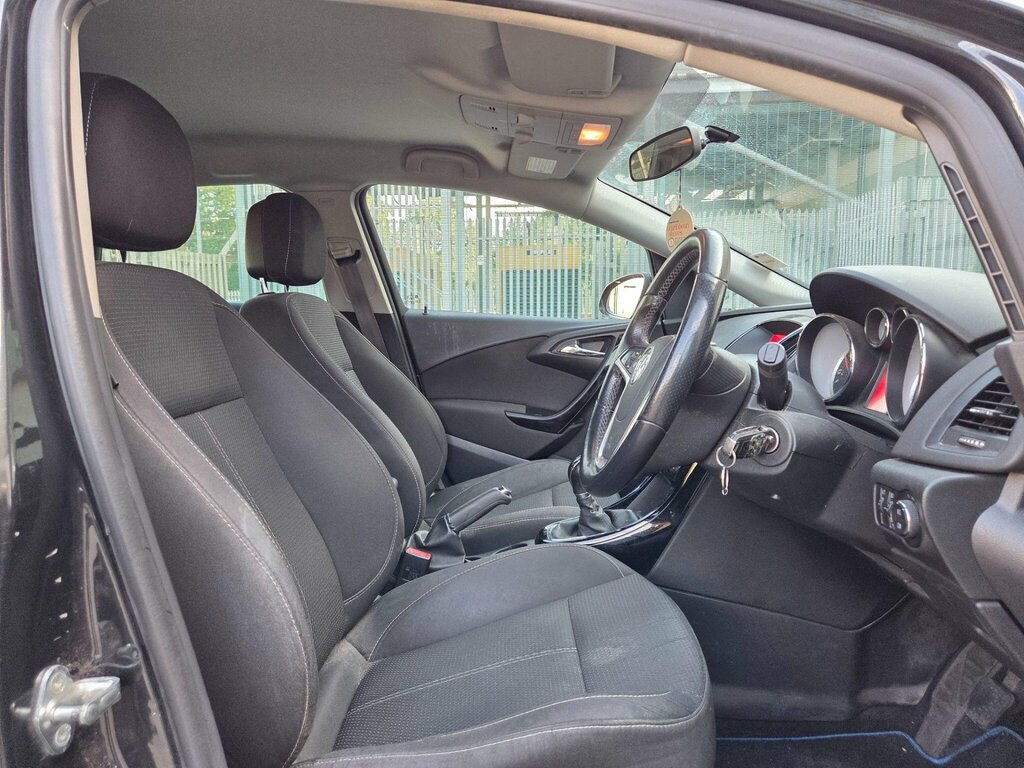 Vauxhall Astra 1.4 Limited Edition White #19