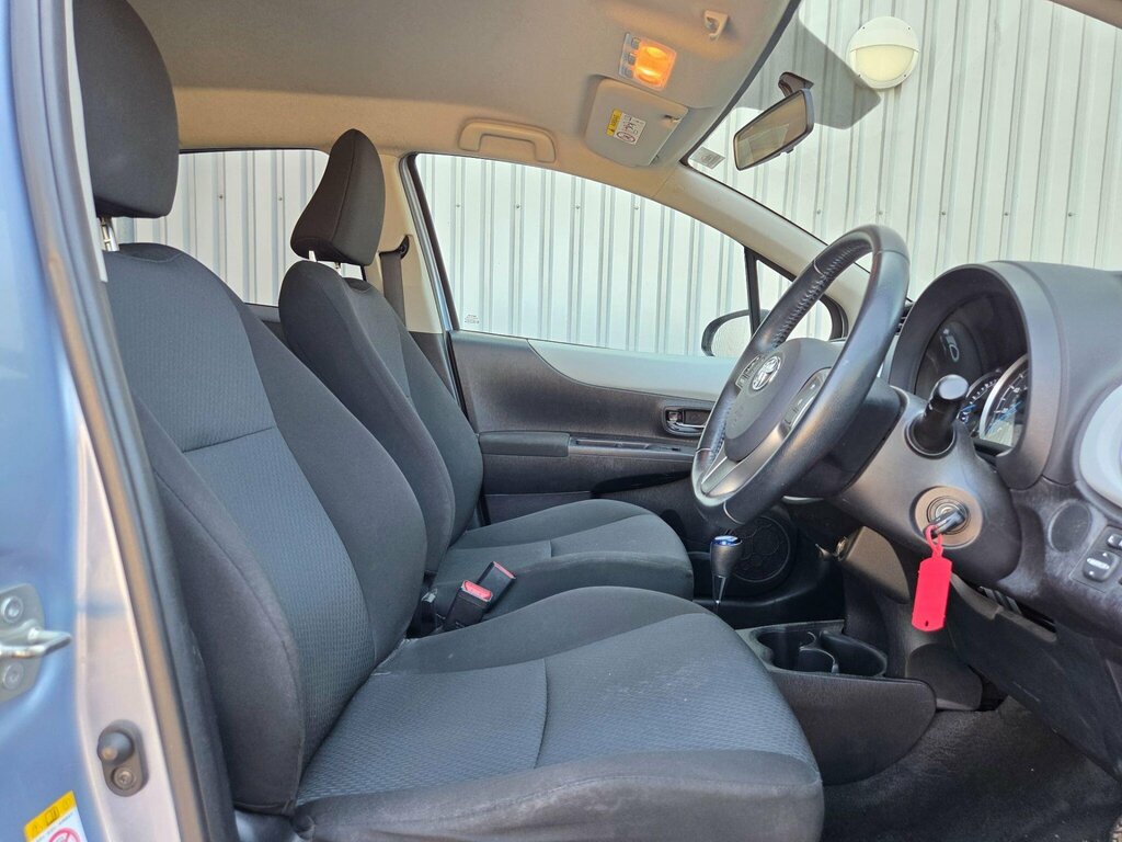 Toyota Yaris Hatchback Silver #20