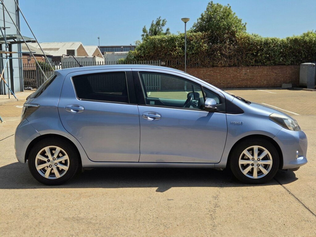 Toyota Yaris Hatchback Silver #13