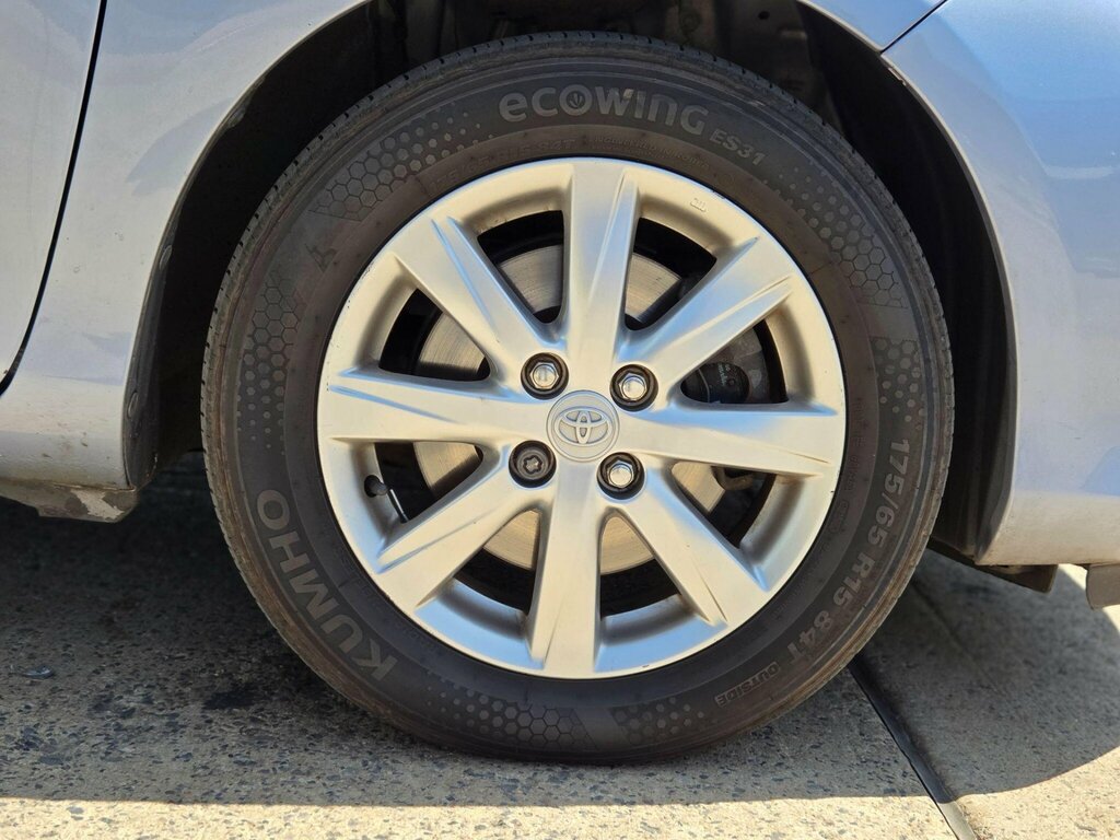 Toyota Yaris Hatchback Silver #44