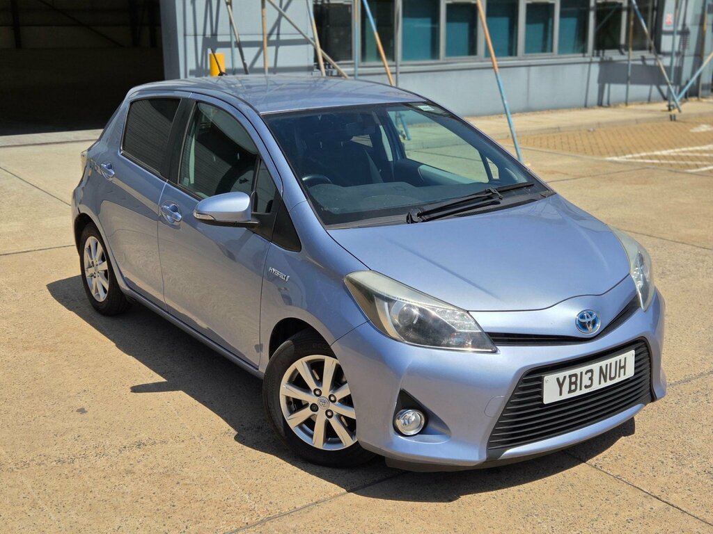Toyota Yaris Hatchback Silver #7