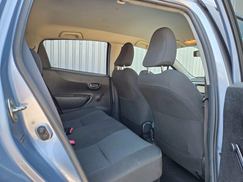 Toyota Yaris Hatchback Silver #29