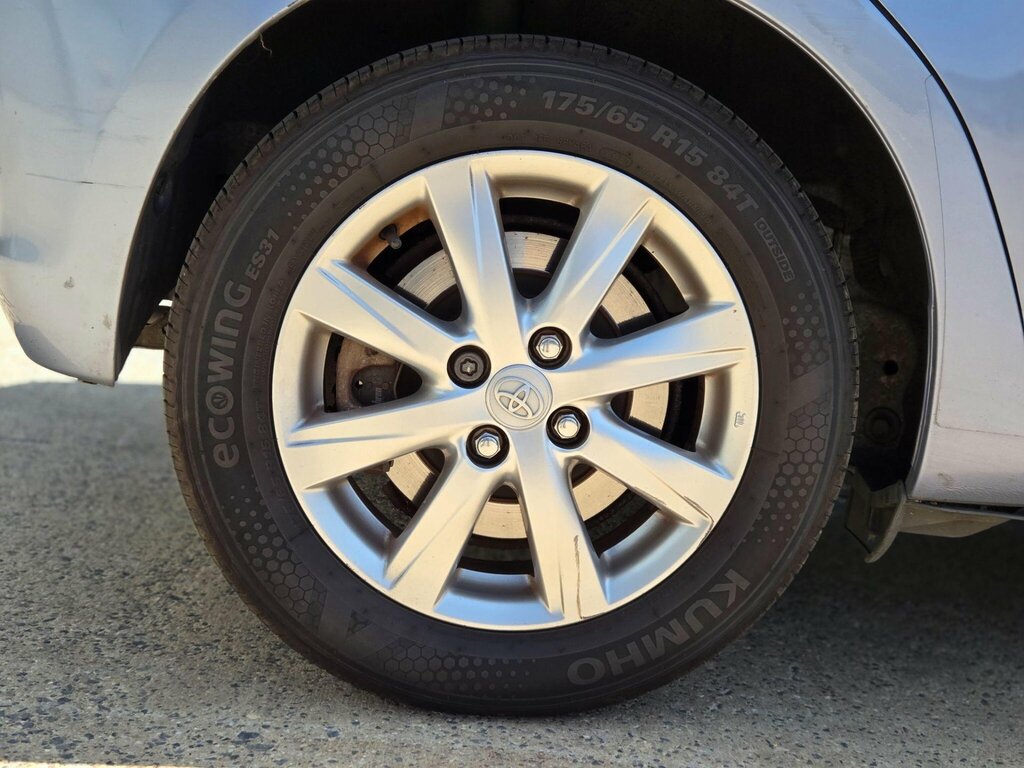 Toyota Yaris Hatchback Silver #42