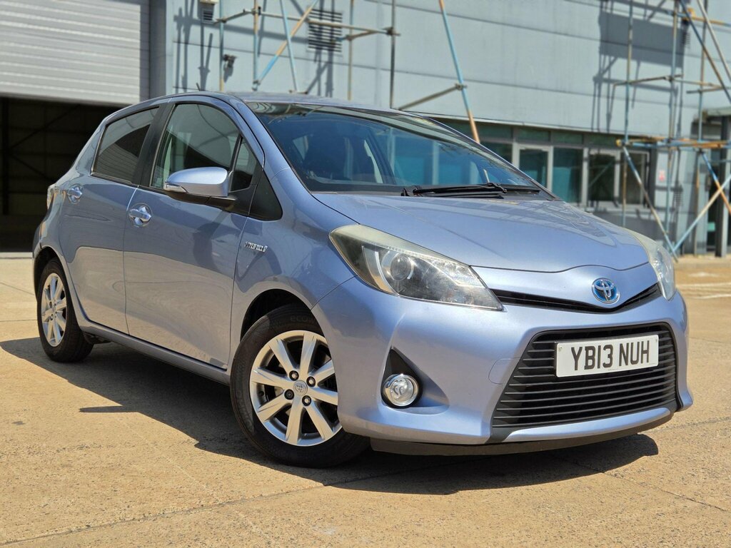 Toyota Yaris Hatchback Silver #12