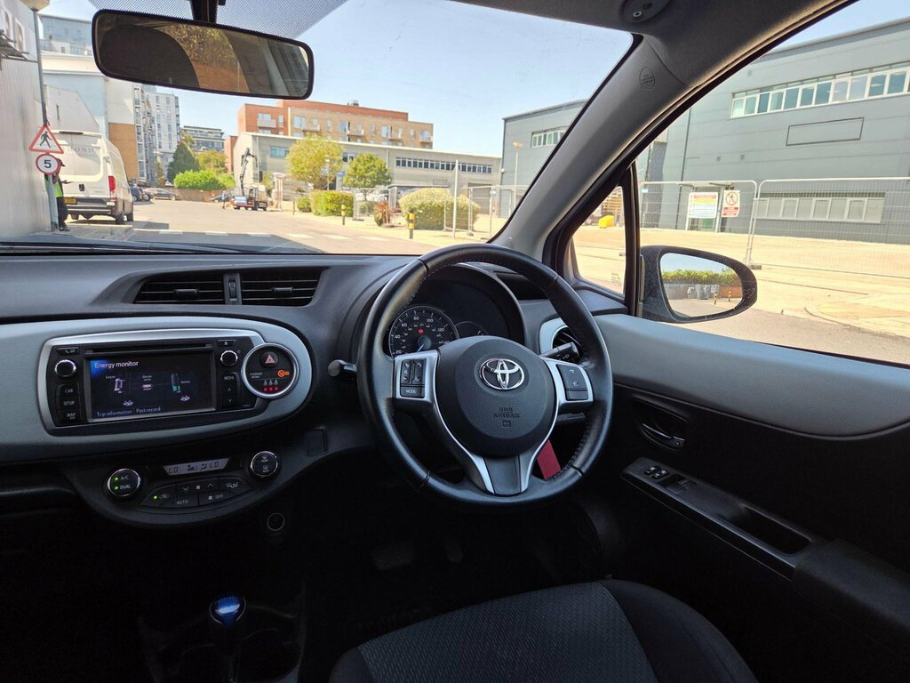 Toyota Yaris Hatchback Silver #22