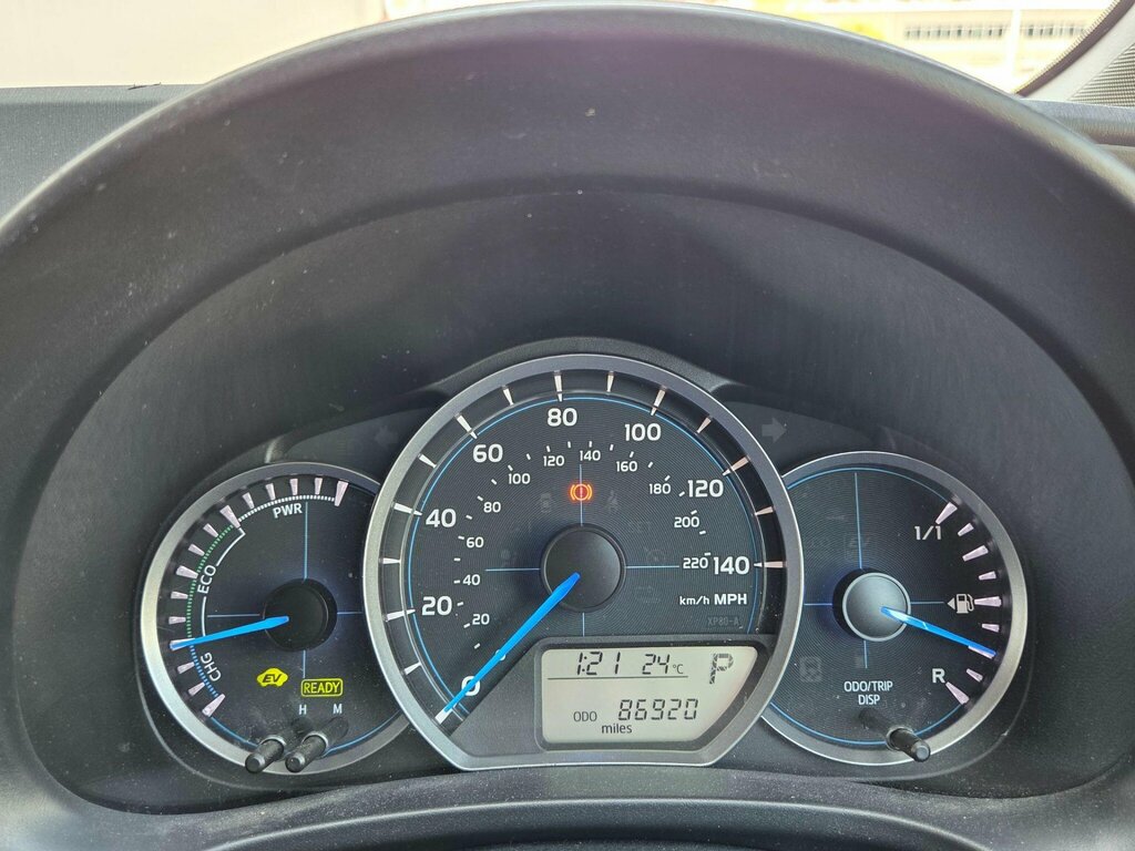 Toyota Yaris Hatchback Silver #33
