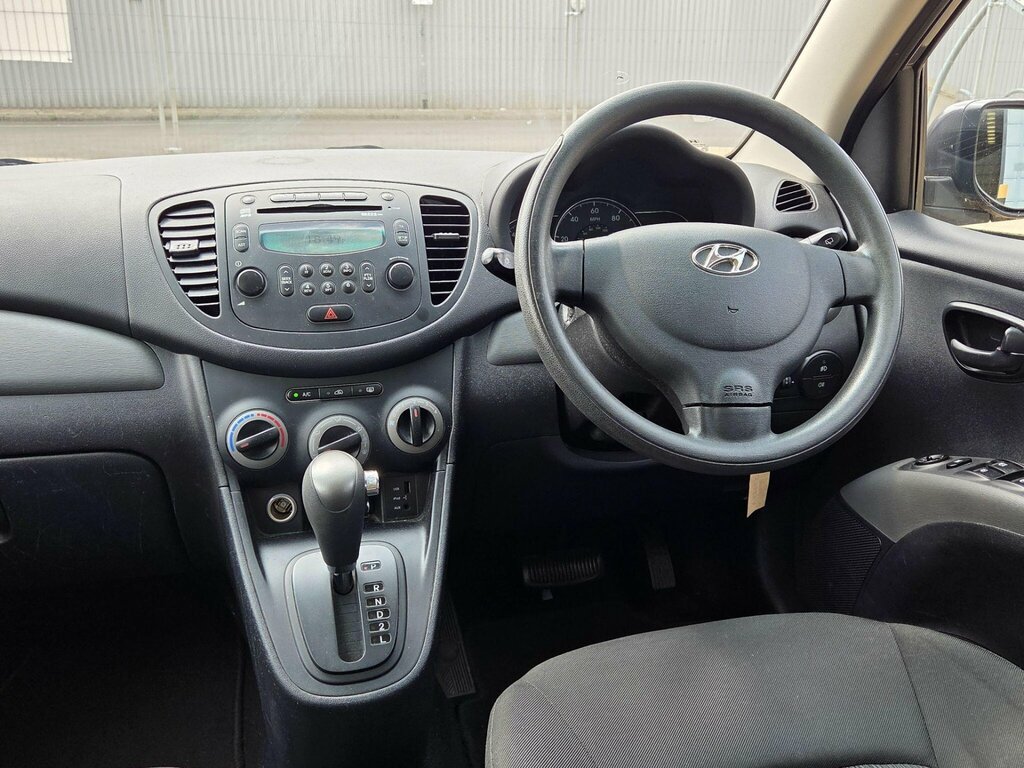 Hyundai I10 Hatchback 1.2 Classic 2013 Red #22