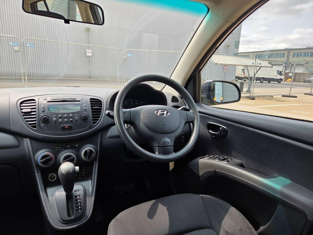 Hyundai I10 Hatchback 1.2 Classic 2013 Red #19