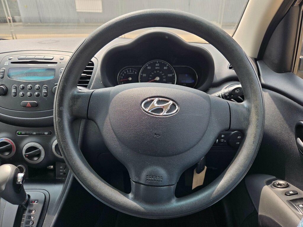 Hyundai I10 Hatchback 1.2 Classic 2013 Red #31