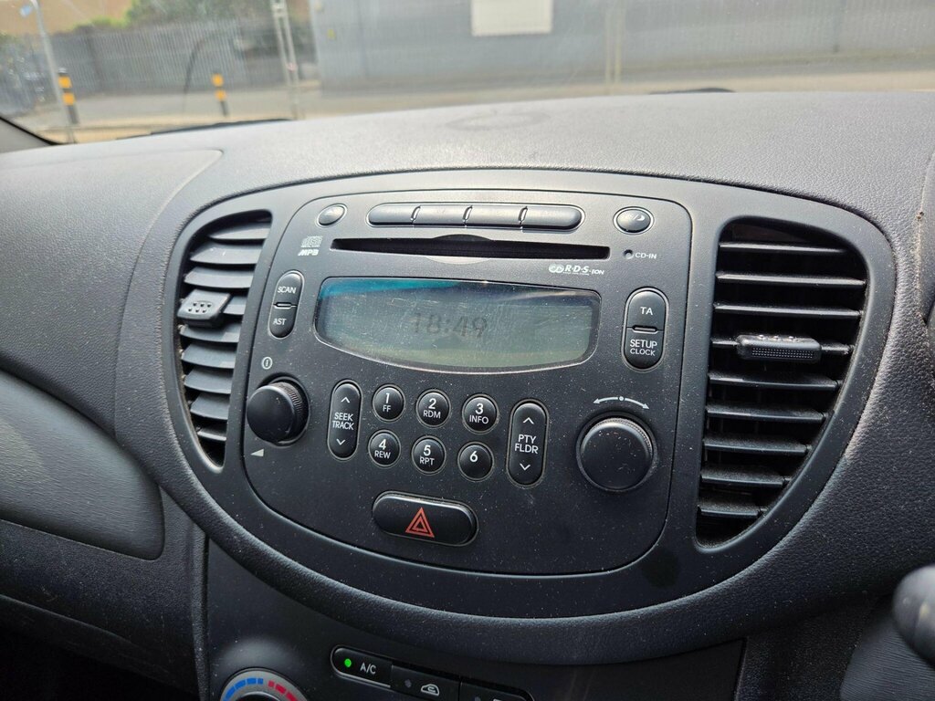 Hyundai I10 Hatchback 1.2 Classic 2013 Red #35