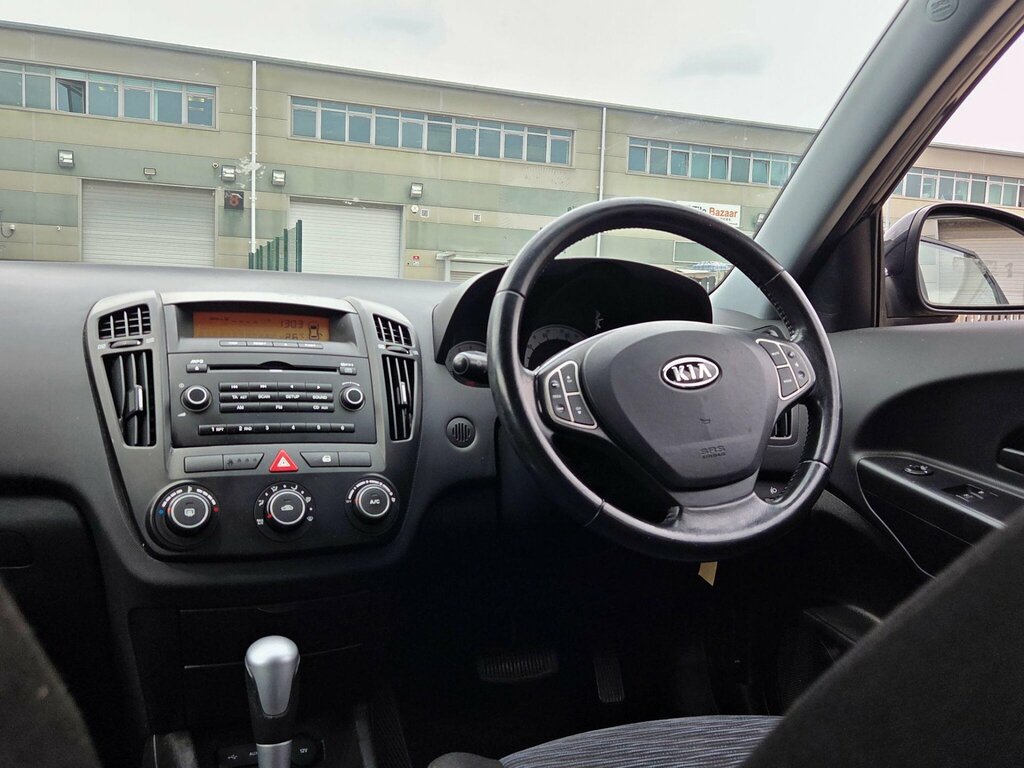 Kia Ceed 1.4 1 Hatchback Euro 4 89 Bhp Black #25