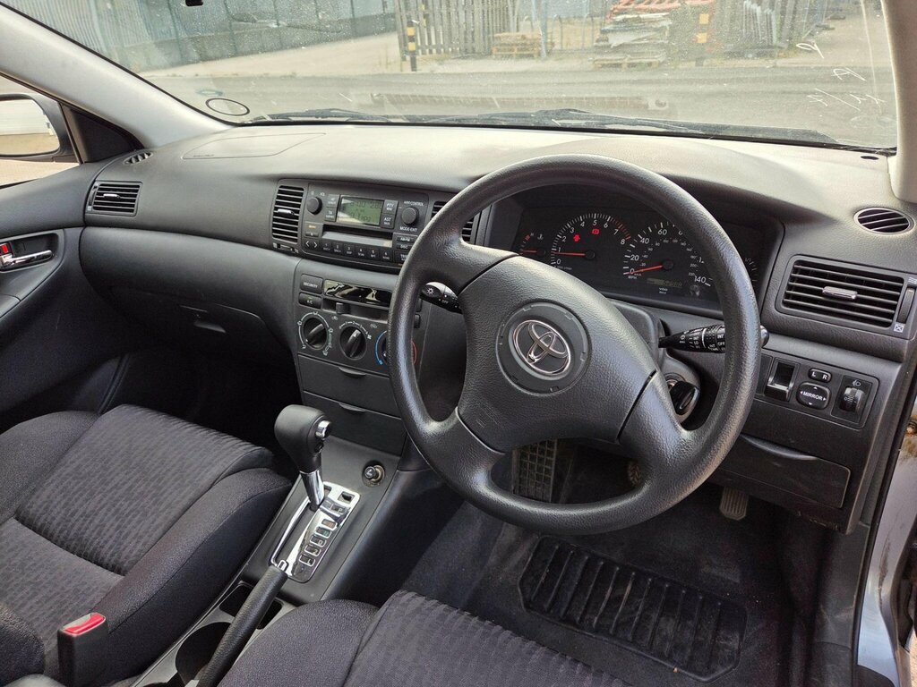 Toyota Corolla Vvti T2 Silver #15