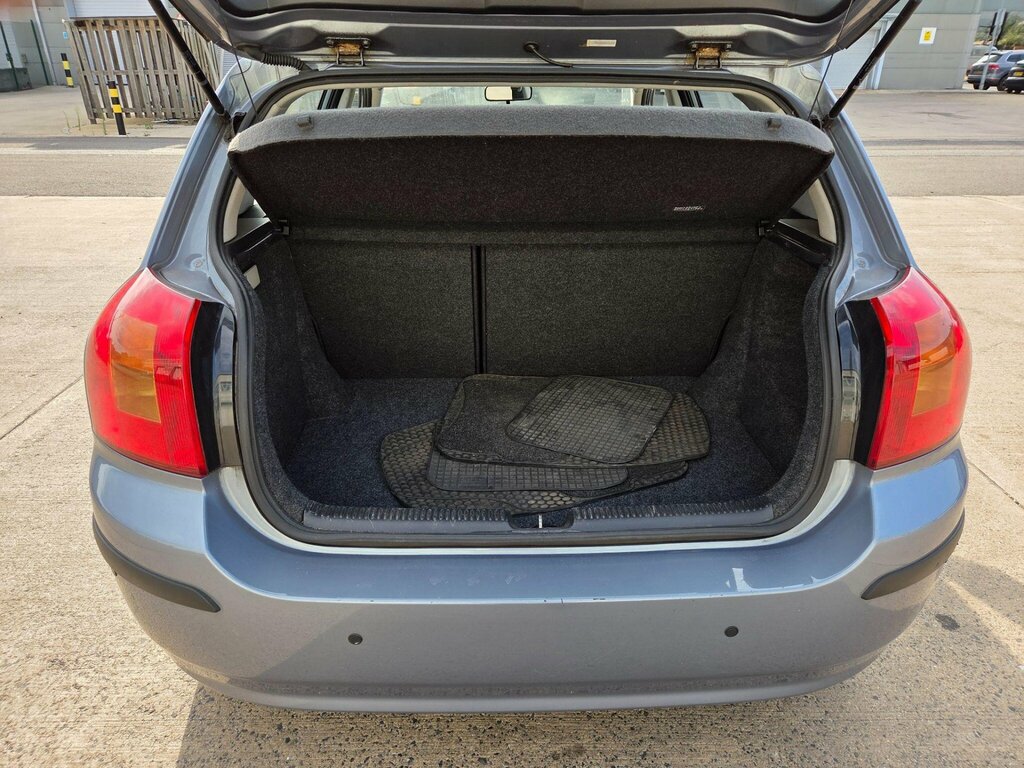 Toyota Corolla Vvti T2 Silver #26